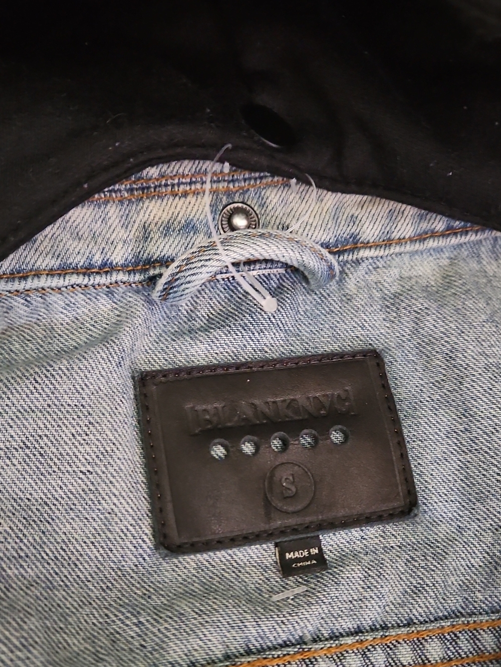 Blanknyc Jean Jacket Removable Hood Distressed NWOT Small - Picture 5 of 10